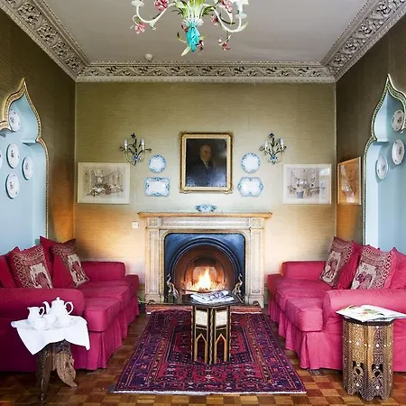 House Hotel