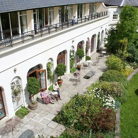 House Hotel